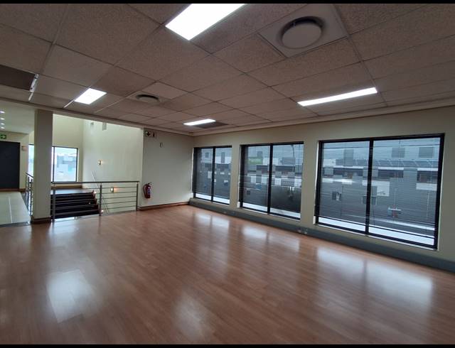 1,065M² OFFICE TO LET IN HERIOTDALE